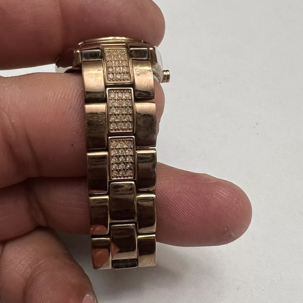 DKNY Rose Gold model  NY8399 new battery keeps time date accurate - Picture 7 of 12